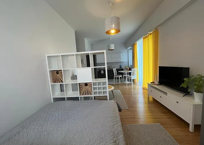 R House - Brand New Apartments With Patio And Garage