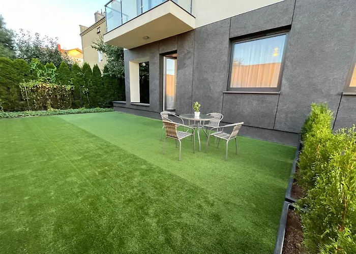 R House - Brand New Apartments With Patio And Garage