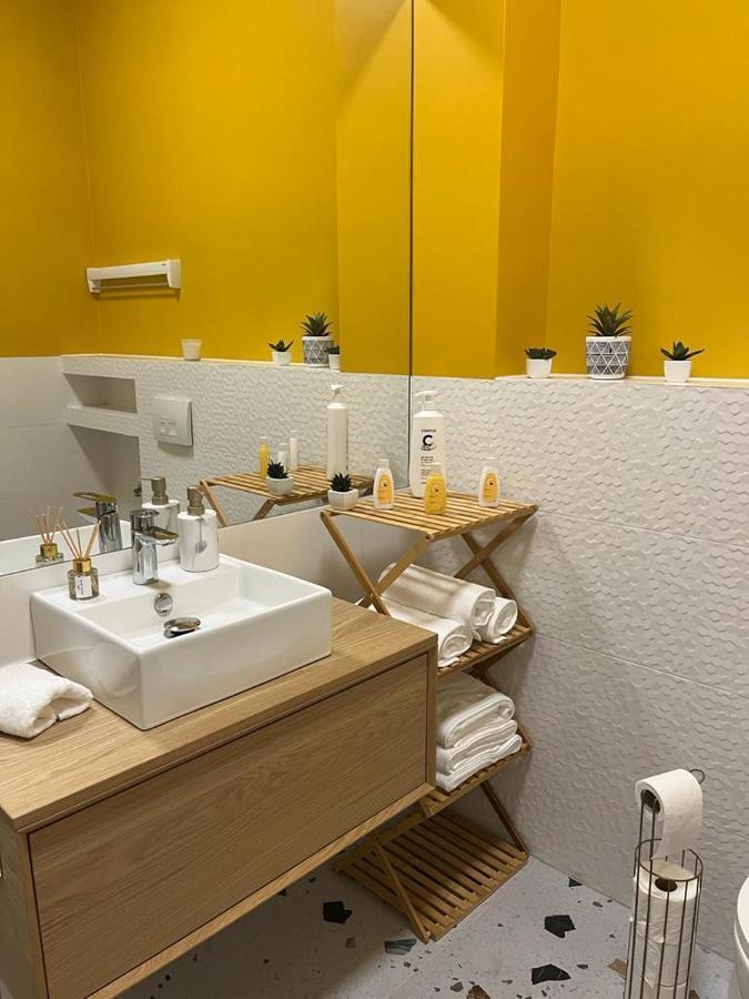 Apartament R House - Brand New With Patio And Garage Warszawa