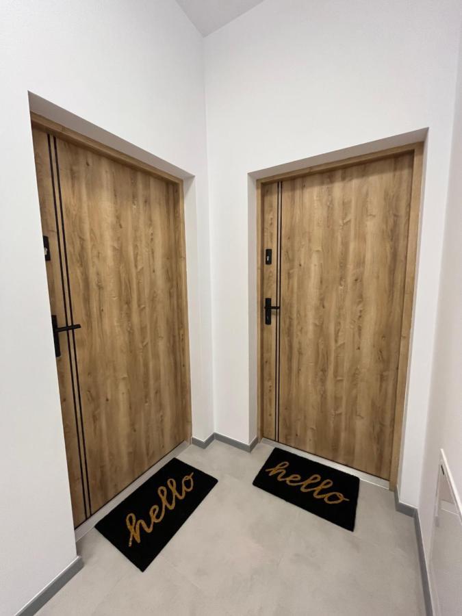 R House - Brand New With Patio And Garage Apartament *