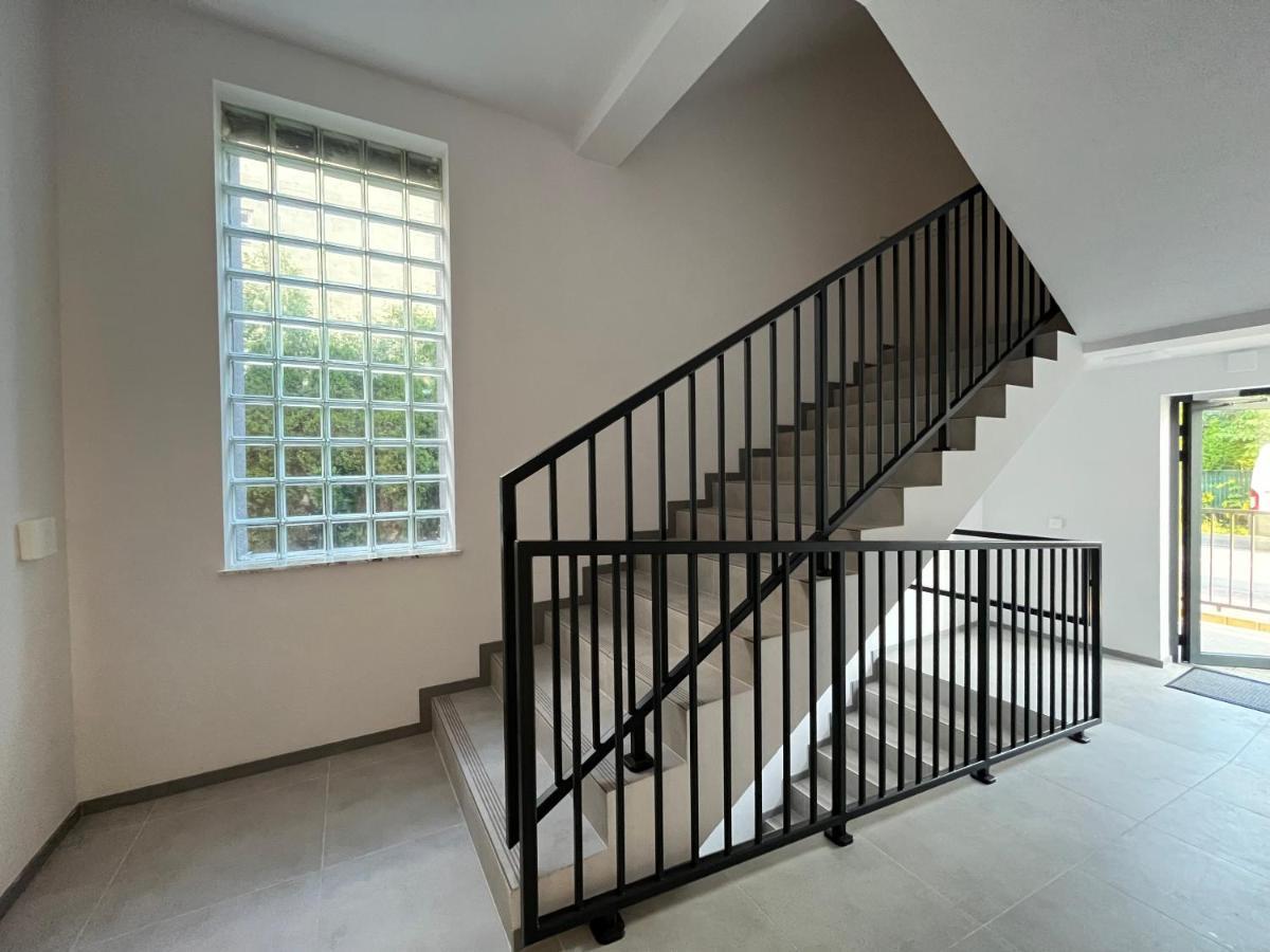 Apartament R House - Brand New With Patio And Garage Warszawa