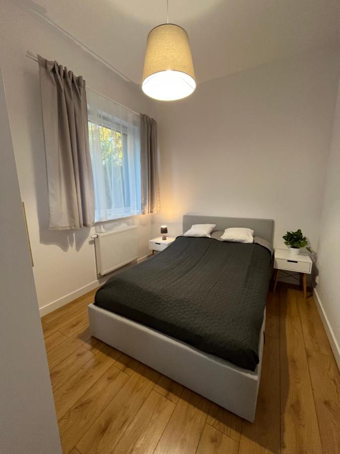 R House - Brand New With Patio And Garage Apartament