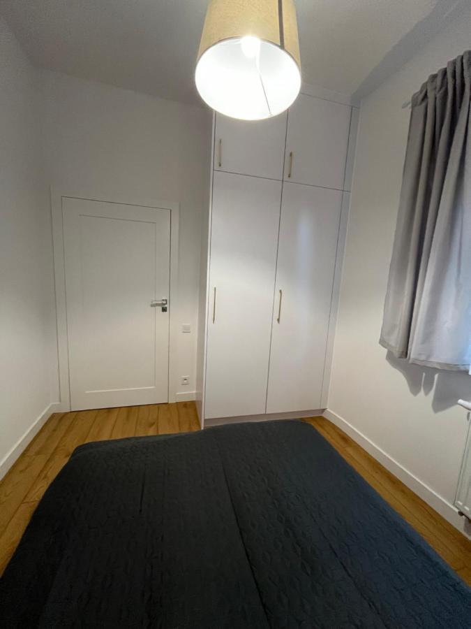 R House - Brand New With Patio And Garage Apartament