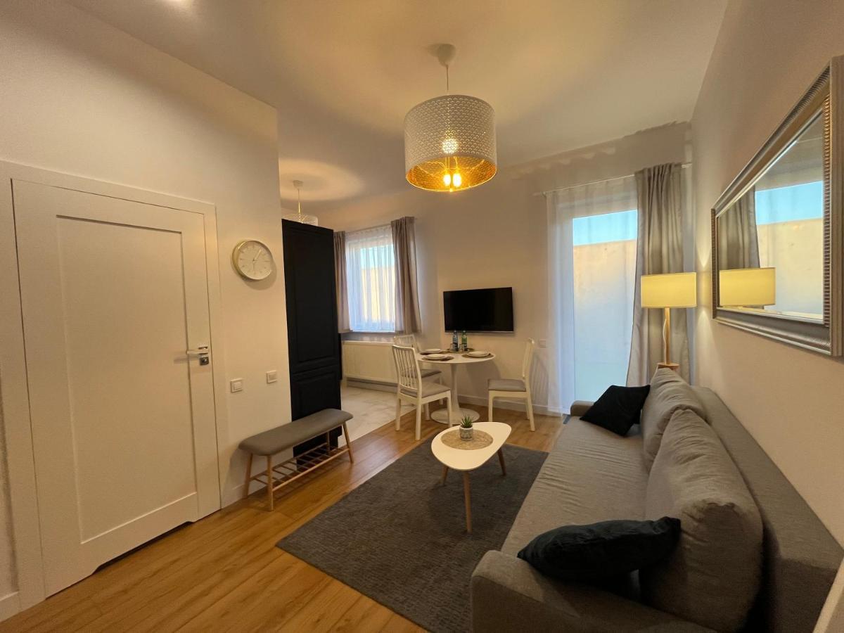 Apartament R House - Brand New With Patio And Garage Warszawa