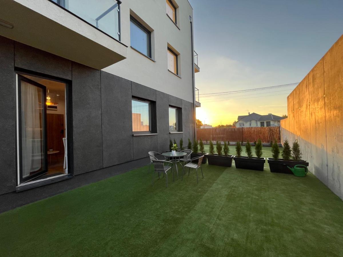 Apartament R House - Brand New With Patio And Garage
