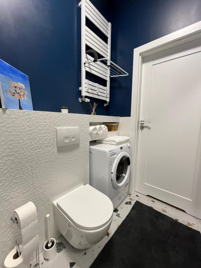 Apartament R House - Brand New With Patio And Garage
