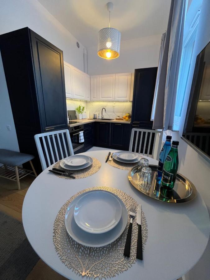 R House - Brand New With Patio And Garage * Warszawa
